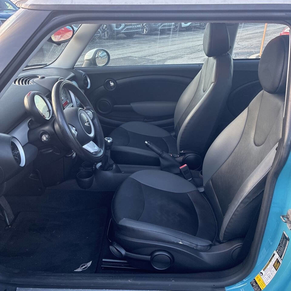 Used 2009 MINI Cooper Hardtop image 11