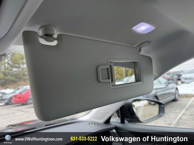 Certified 2025 Volkswagen Tiguan SE image 30