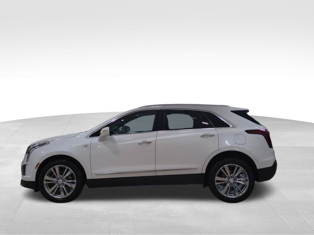 Used 2024 Cadillac XT5 Premium Luxury w/ LPO, Floor Liner Package AWD/4WD image 2