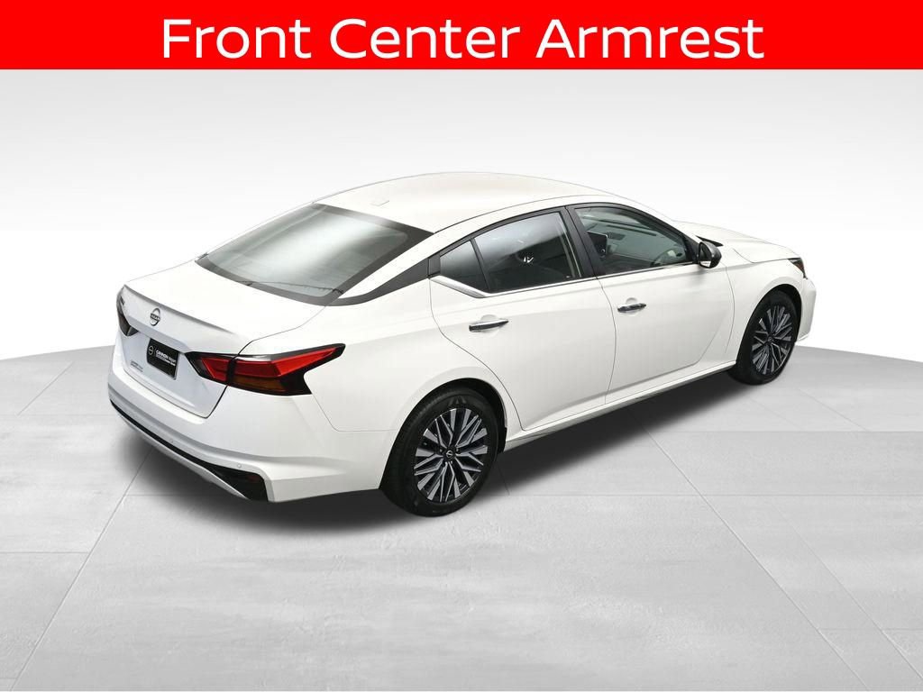 Used 2025 Nissan Altima 2.5 SV FWD image 39