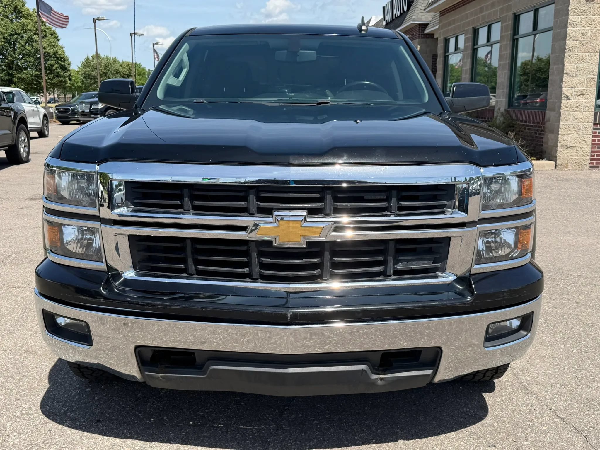 Used 2015 Chevrolet Silverado 1500 LT w/ LT Convenience Package AWD/4WD image 8