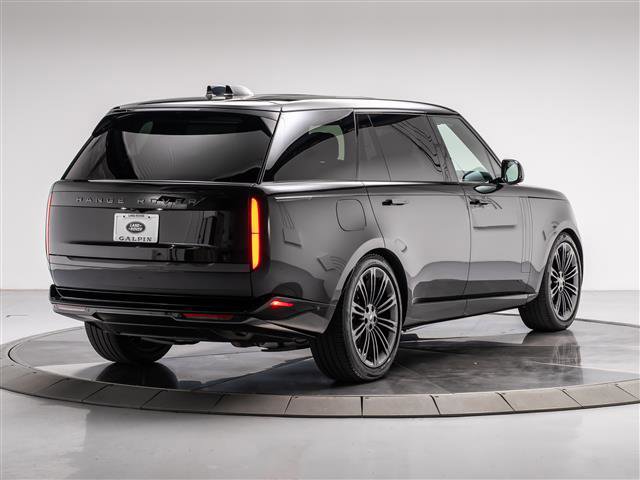 Used 2025 Land Rover Range Rover Long Wheelbase SE image 5