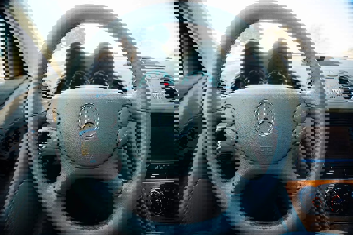 Used 2005 Mercedes-Benz SL 500 image 15