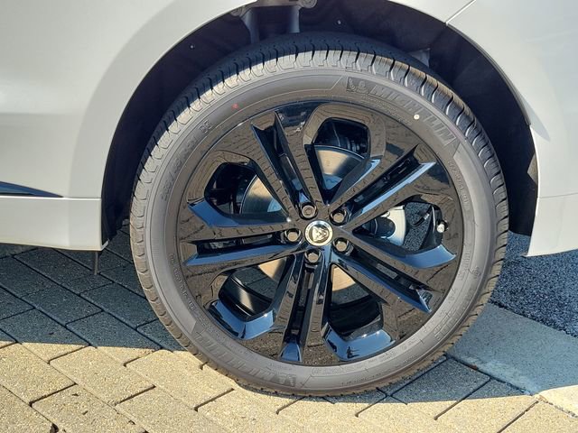 New 2026 Jaguar F-PACE R-Dynamic S image 9