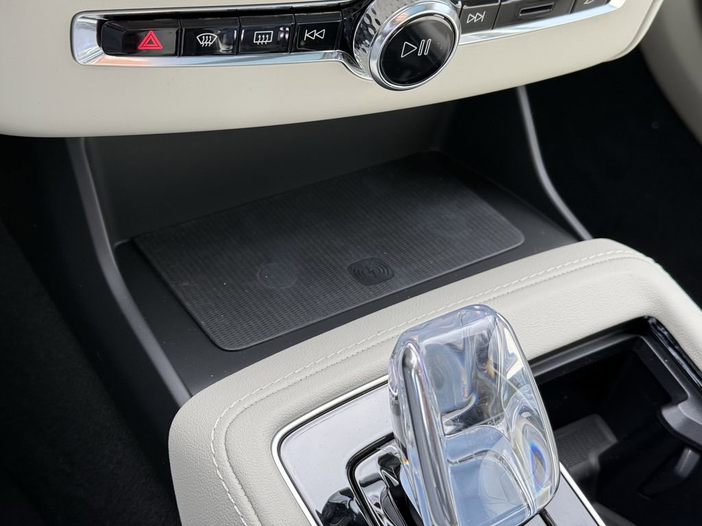 New 2026 Volvo XC90 B6 Ultra image 25