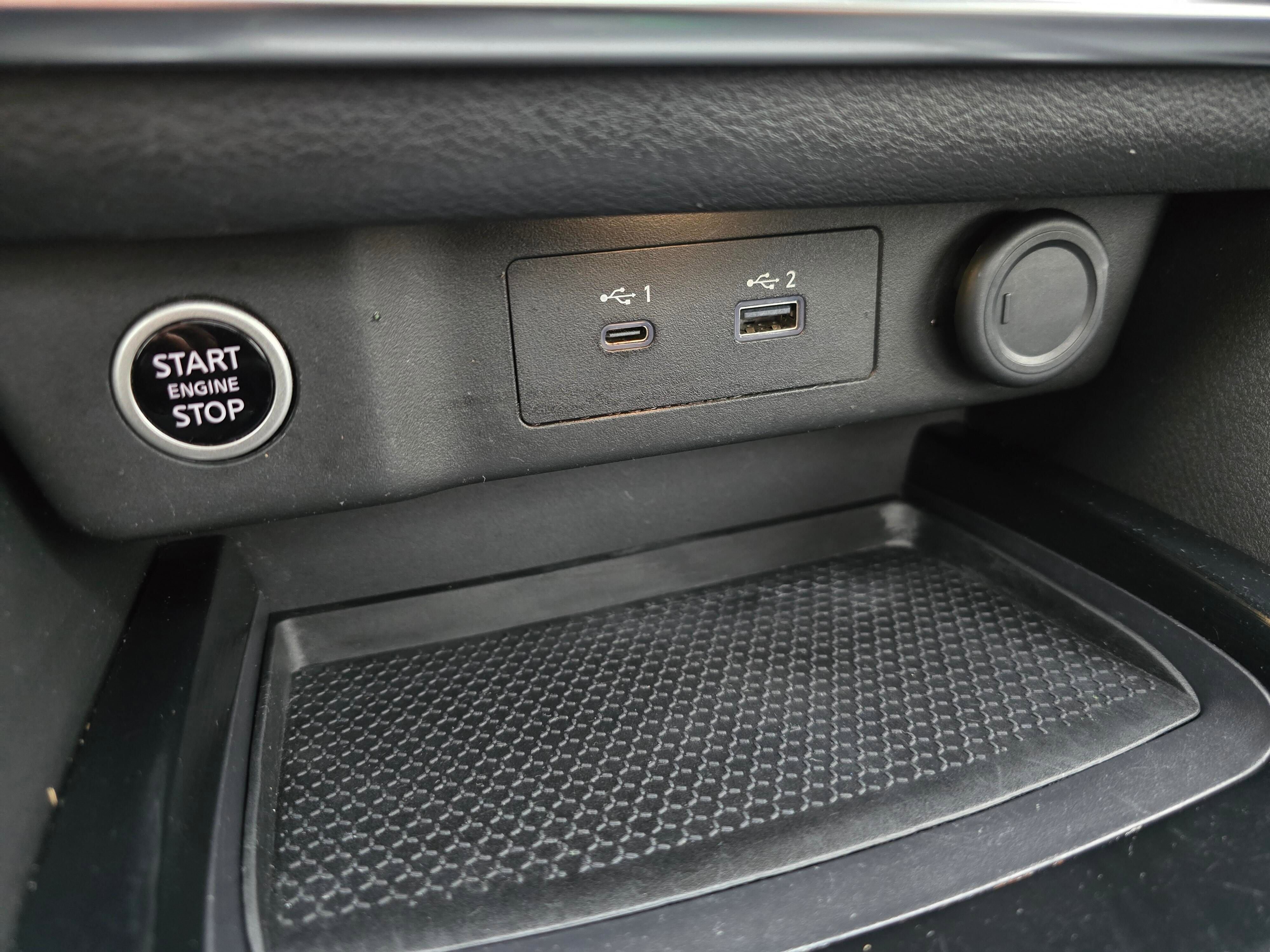 Used 2021 Nissan Rogue SV w/ Premium Package image 18