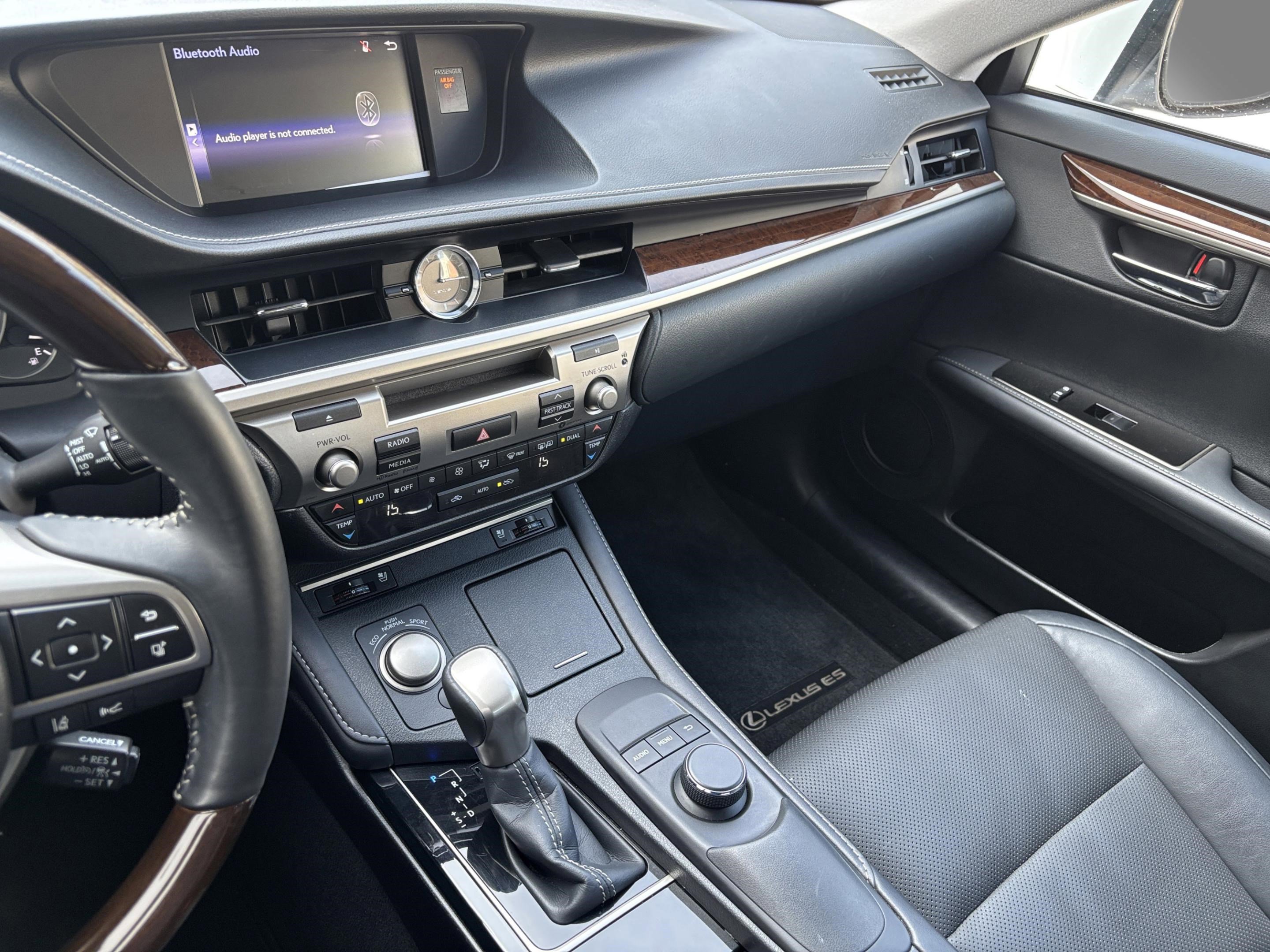 Used 2017 Lexus ES 350 w/ Premium Package image 18