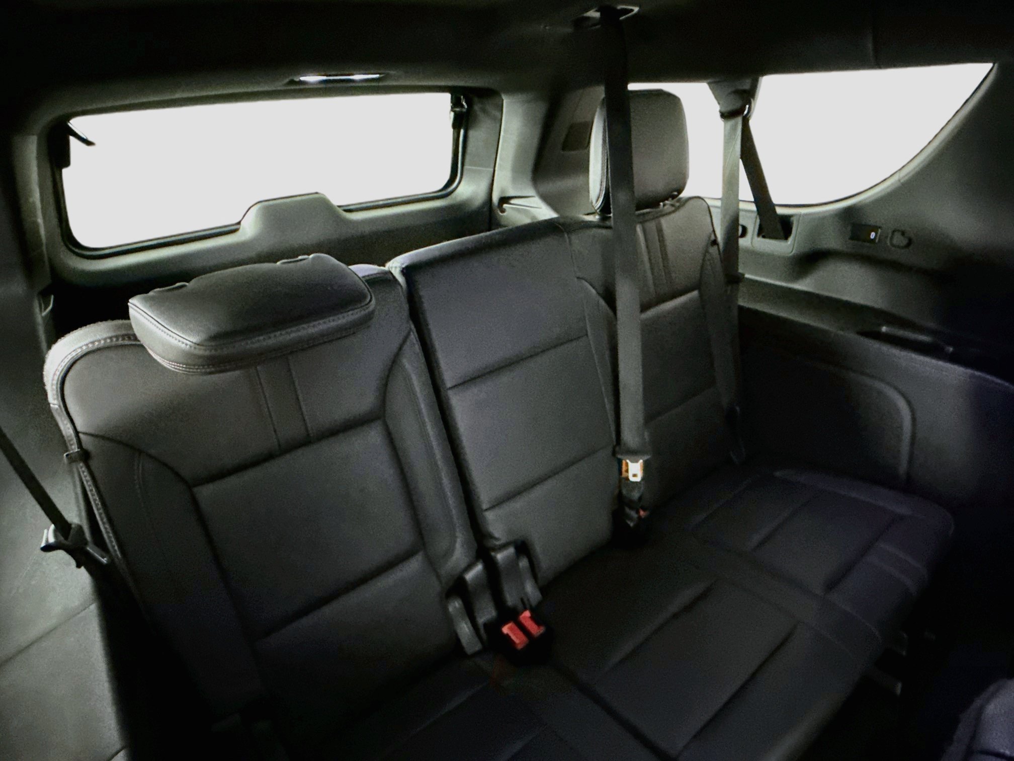 Used 2022 Chevrolet Suburban RST w/ Luxury Package AWD/4WD image 31