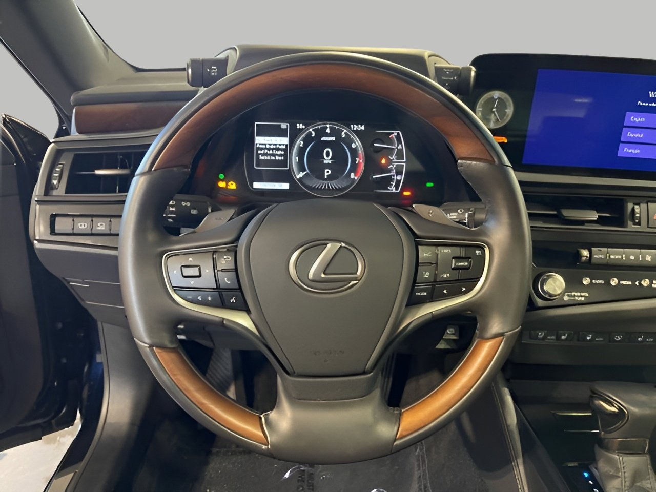 Used 2024 Lexus ES 350 Ultra Luxury w/ Accessory Package (Z1) image 15