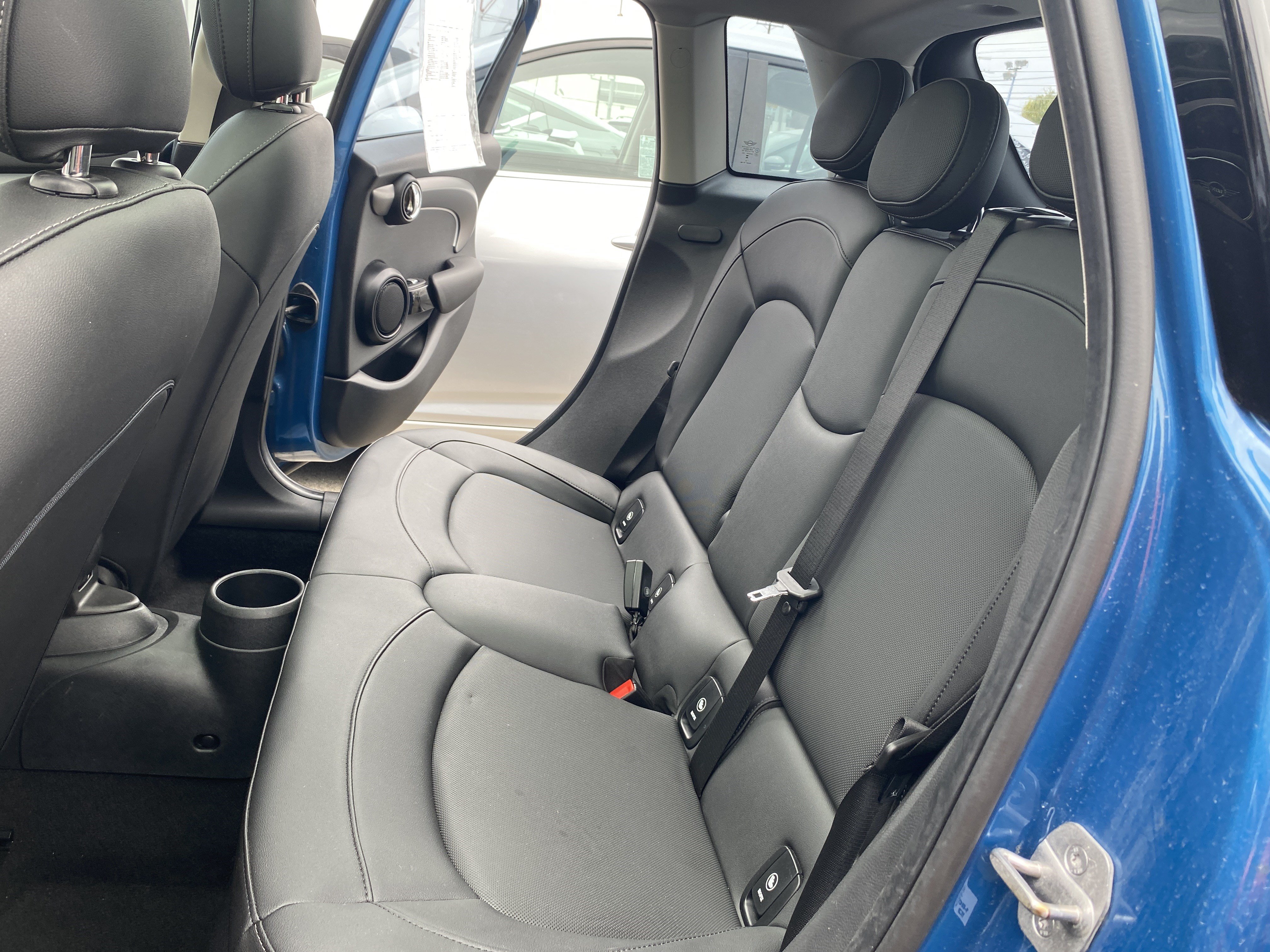 Used 2024 MINI Cooper 4-Door Hardtop FWD image 19
