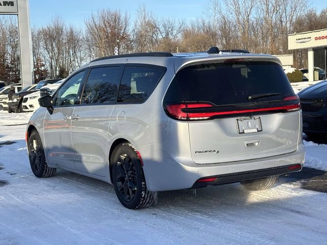 New 2026 Chrysler Pacifica Select w/ S Appearance Package FWD image 15