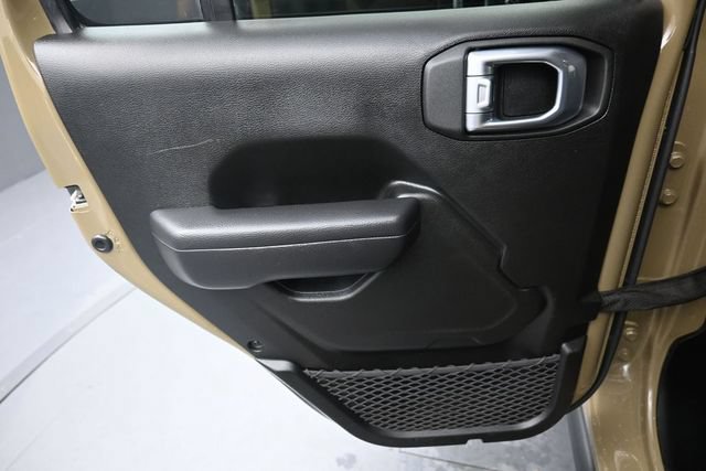 Used 2025 Jeep Wrangler Unlimited Rubicon AWD/4WD image 28
