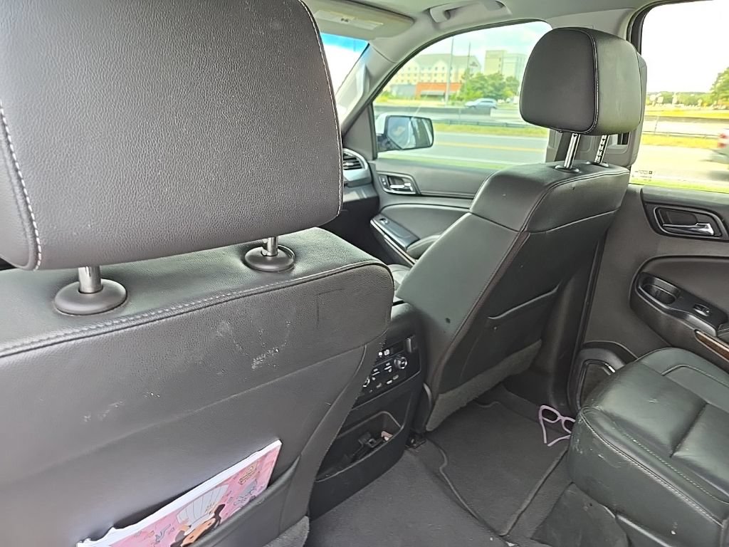 Used 2019 Chevrolet Suburban LT RWD image 9