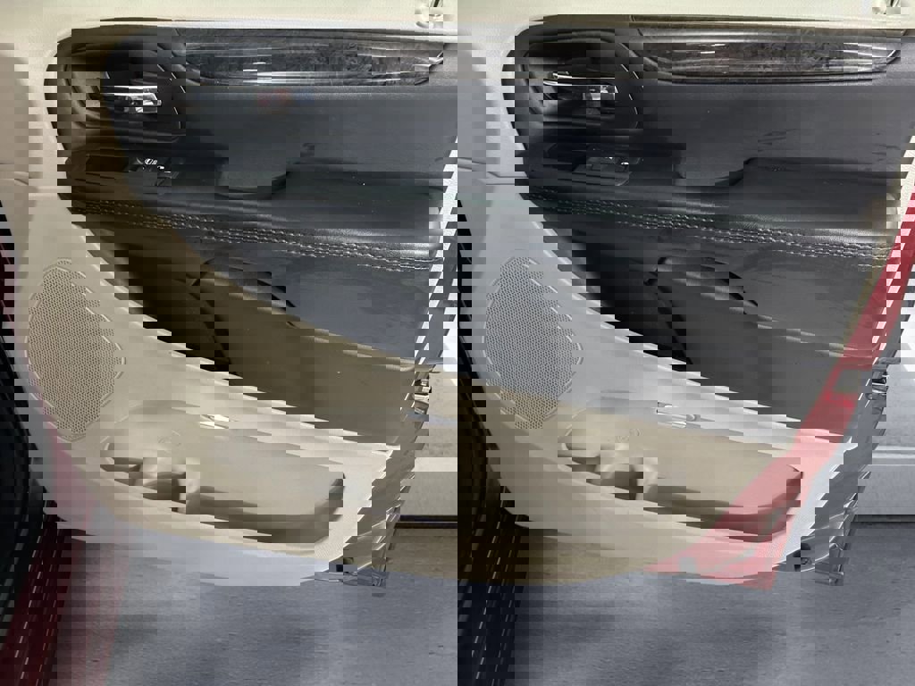 Used 2018 Dodge Grand Caravan SE w/ UConnect Hands-Free Group image 15