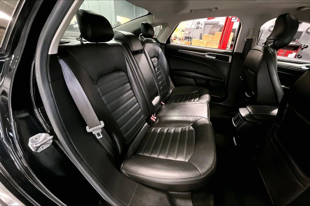 Used 2013 Ford Fusion SE image 19