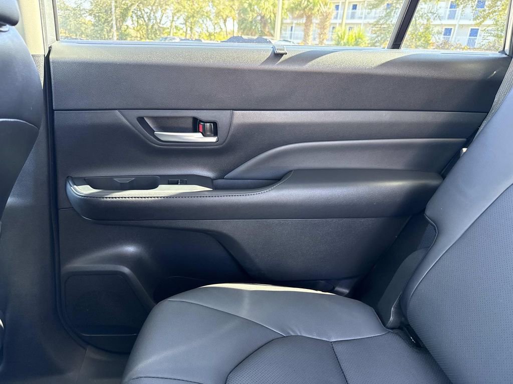 Used 2024 Toyota Grand Highlander XLE image 19