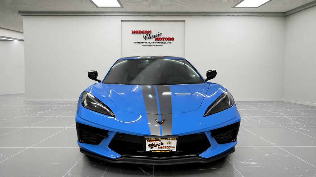 Used 2022 Chevrolet Corvette Stingray Premium Cpe w/ Z51 Performance Package RWD image 2