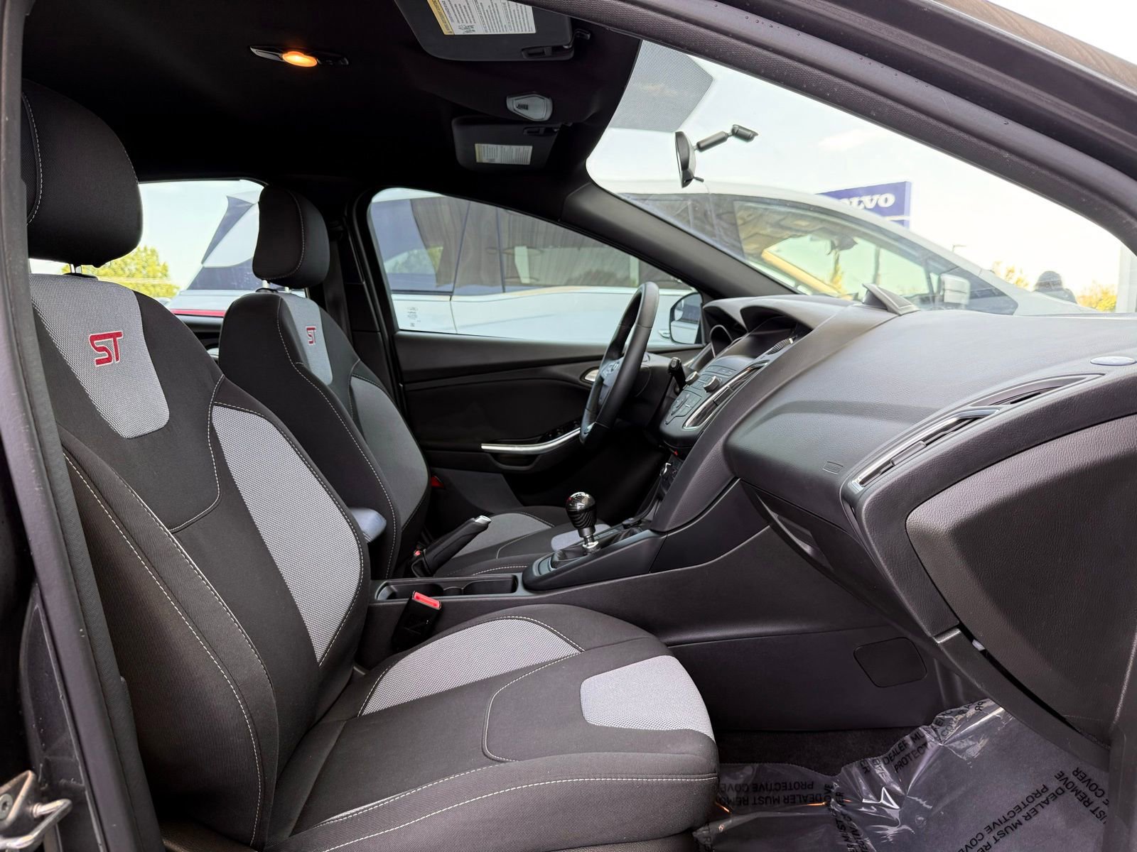 Used 2018 Ford Focus ST image 29