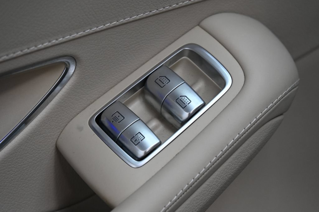 Used 2016 Mercedes-Benz S 550 Sedan image 35