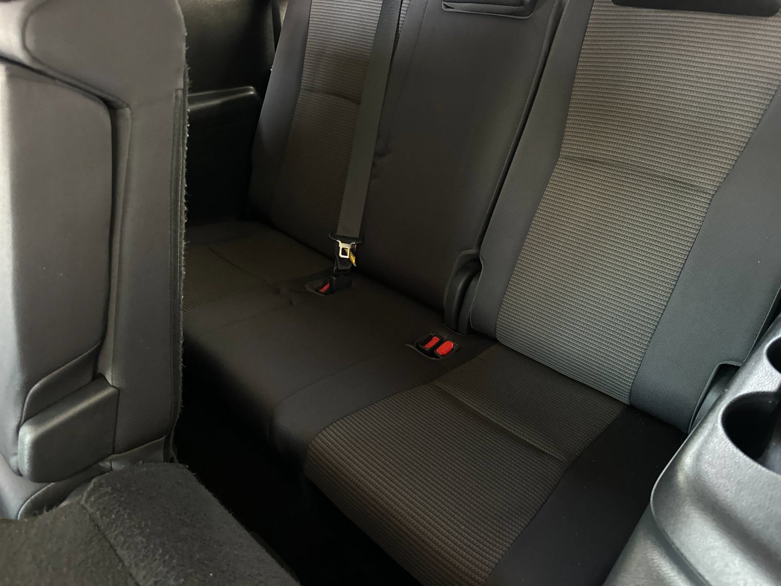Used 2023 Toyota Highlander LE FWD image 14