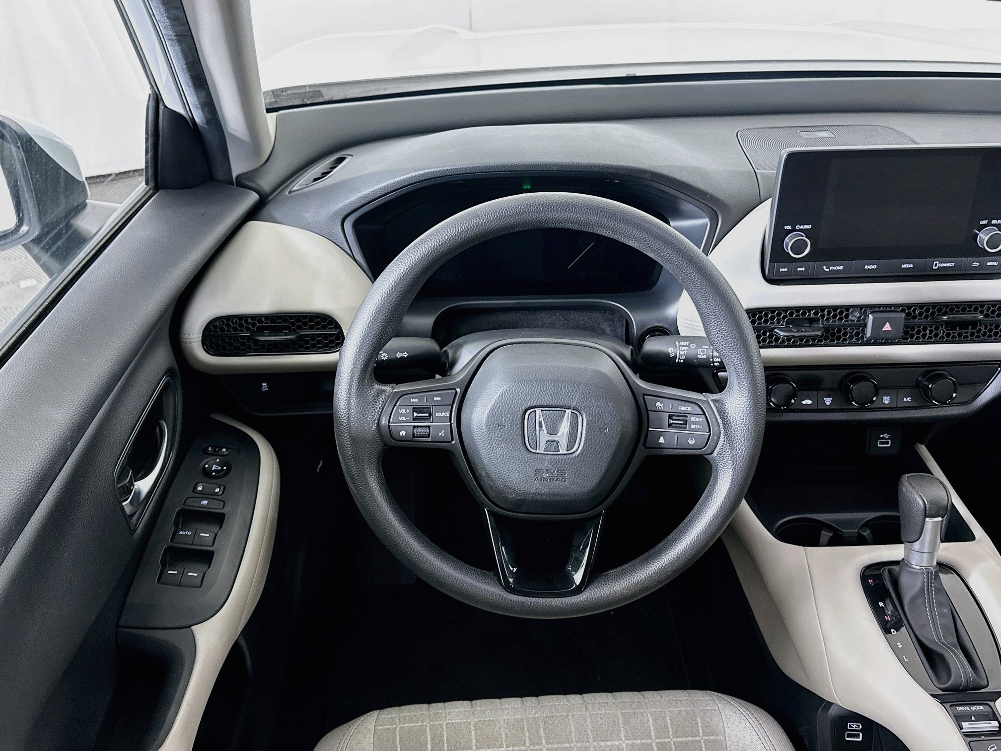 Used 2023 Honda HR-V LX image 17