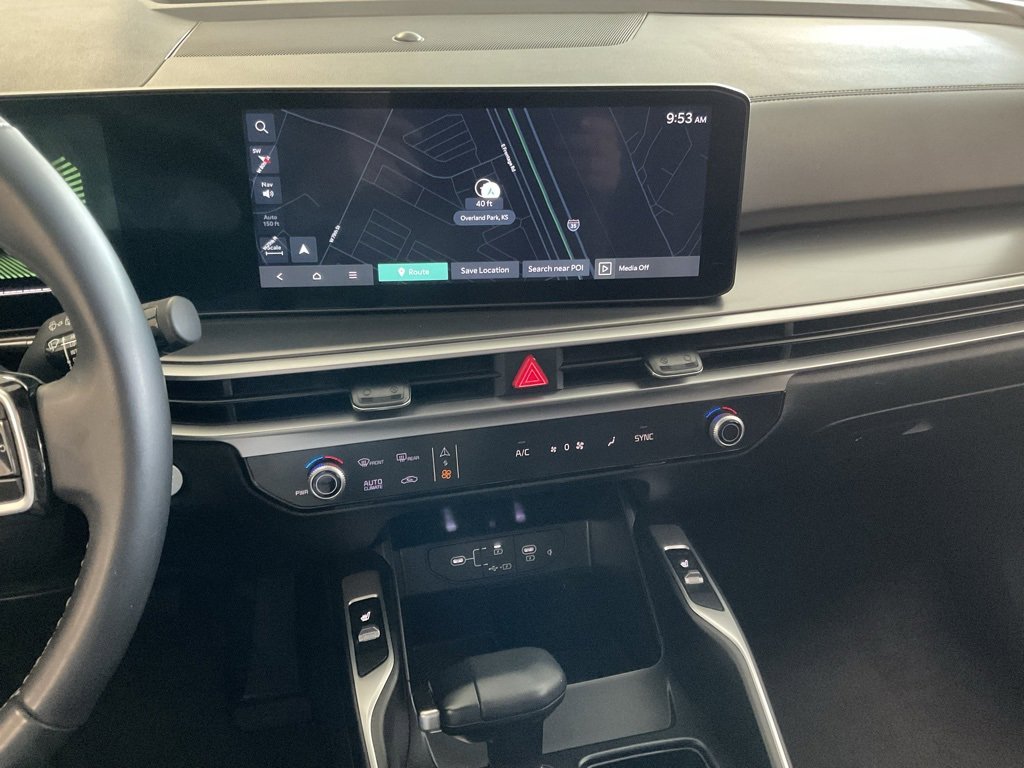 Used 2024 Kia Sorento S image 16