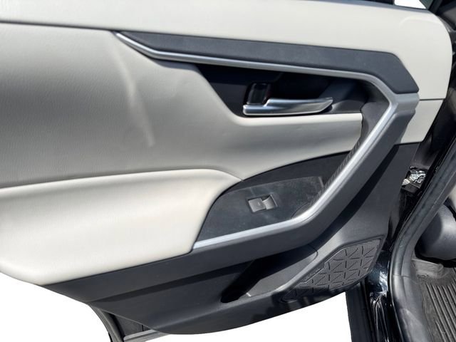 Used 2023 Toyota RAV4 XLE Premium AWD/4WD image 16