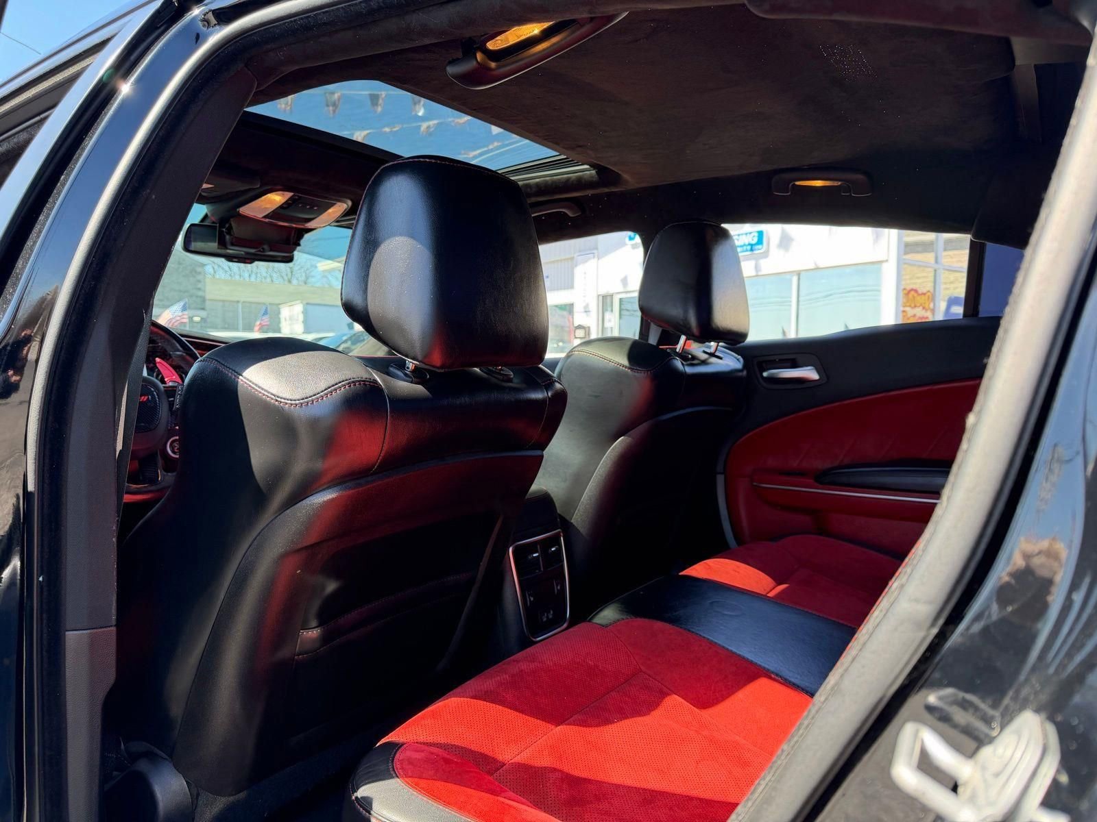 Used 2018 Dodge Charger R/T Scat Pack image 18