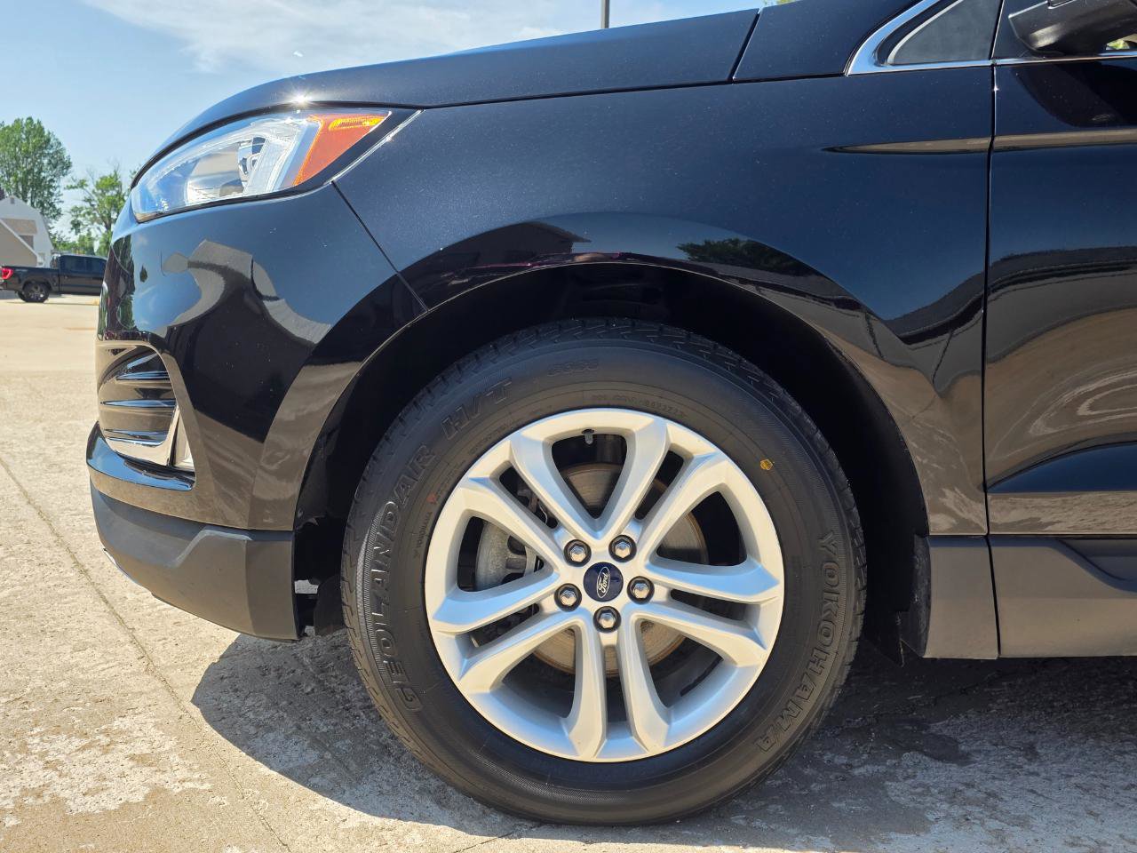 Used 2020 Ford Edge SEL FWD image 28