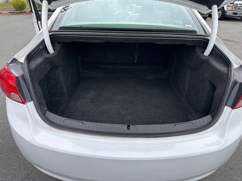 Used 2015 Chevrolet Impala LT image 14