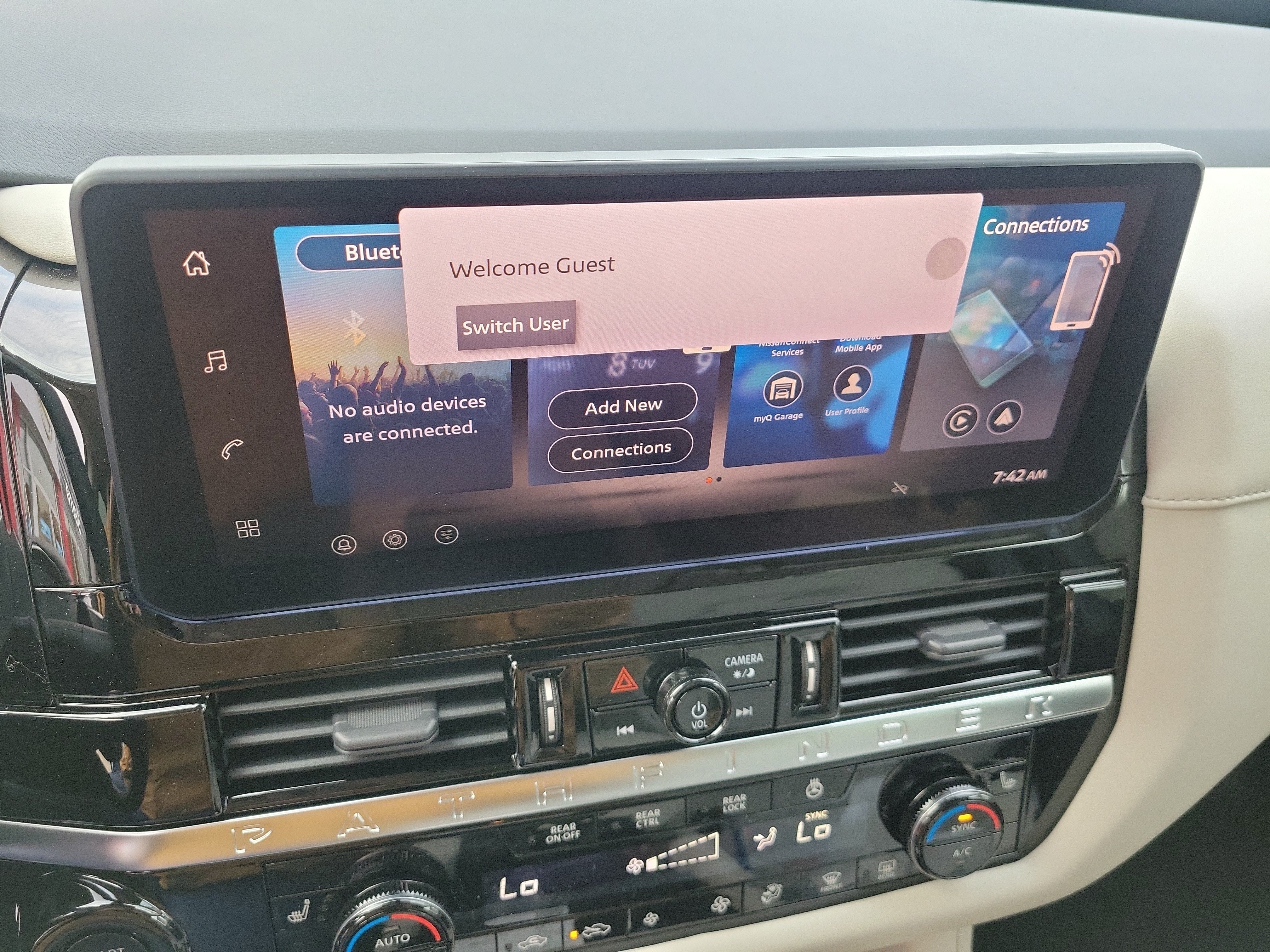 New 2026 Nissan Pathfinder SL FWD image 15