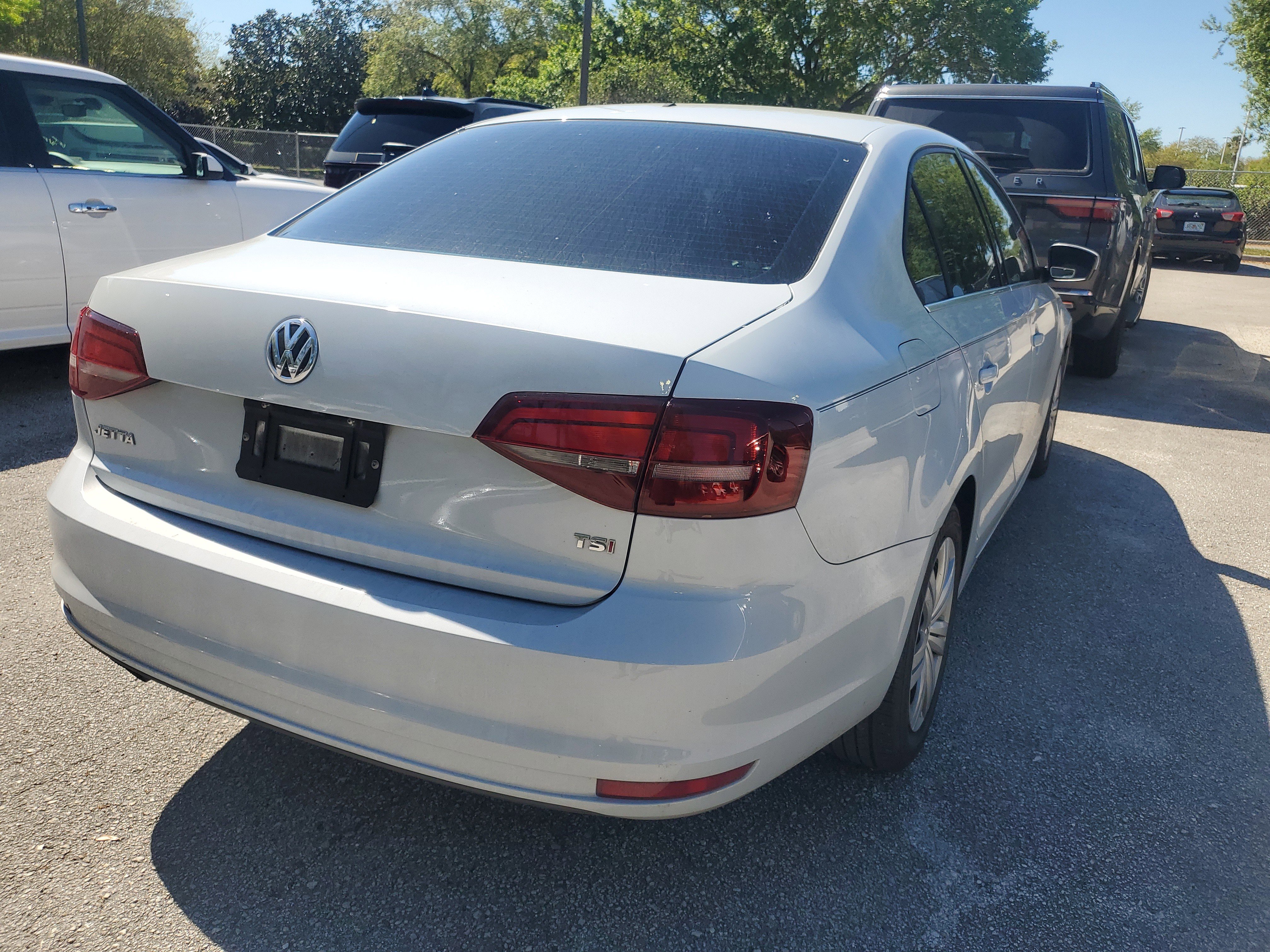 Used 2017 Volkswagen Jetta S image 5