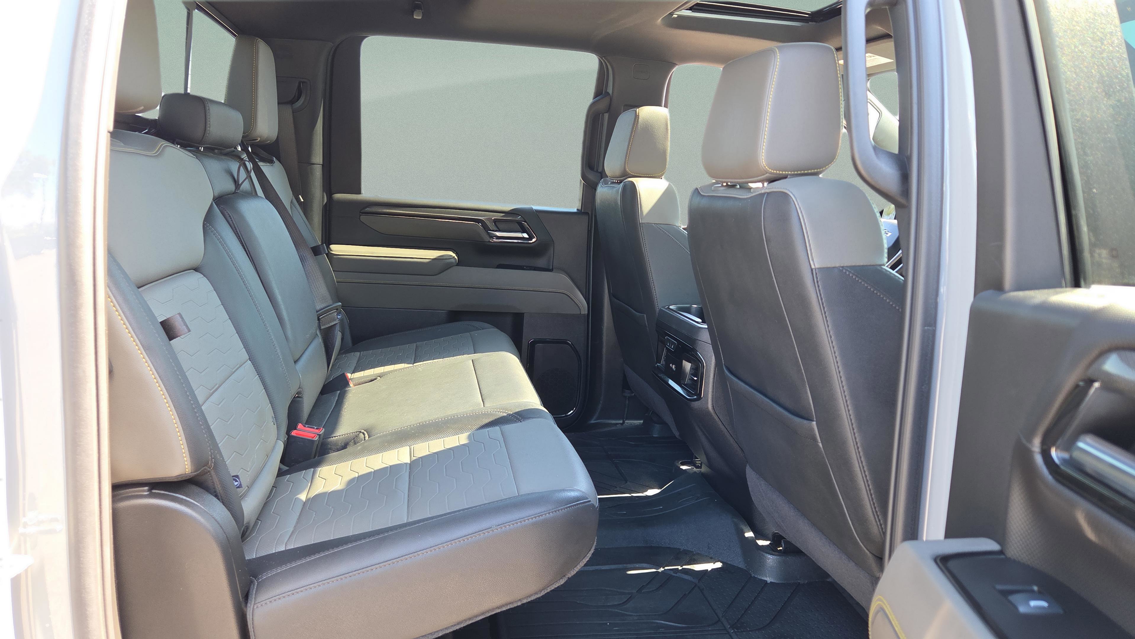 Certified 2025 Chevrolet Silverado 2500 ZR2 w/ Technology Package AWD/4WD image 15