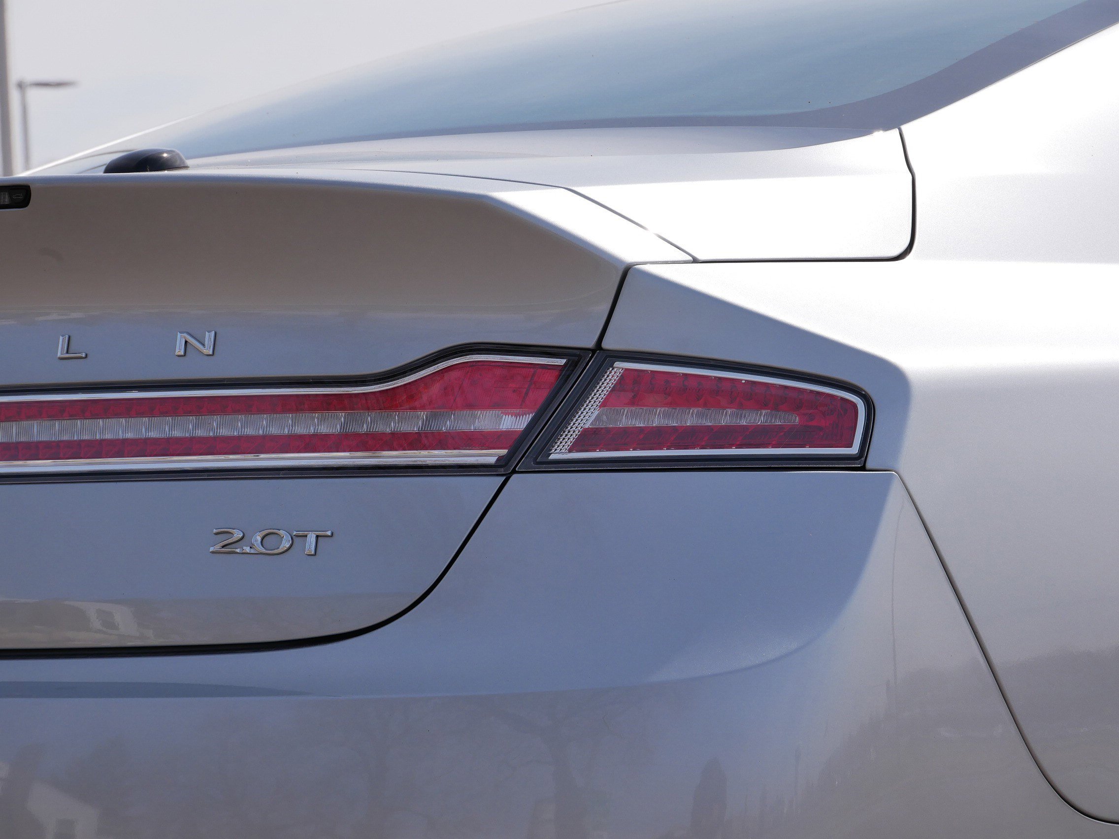 Used 2020 Lincoln MKZ w/ Convenience Package image 15