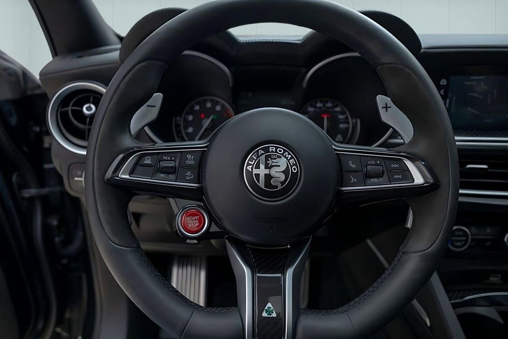Used 2023 Alfa Romeo Stelvio Quadrifoglio AWD/4WD image 44