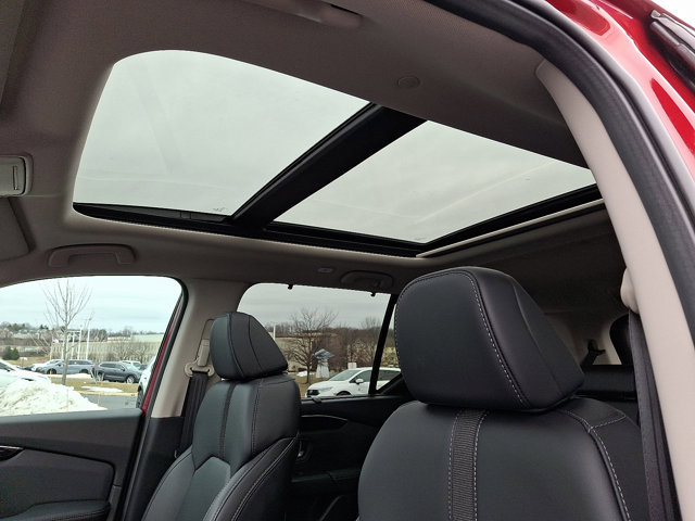 Certified 2025 Honda Pilot Touring image 15