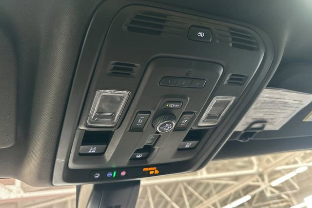 Used 2021 GMC Yukon Denali w/ Denali Premium Package image 39