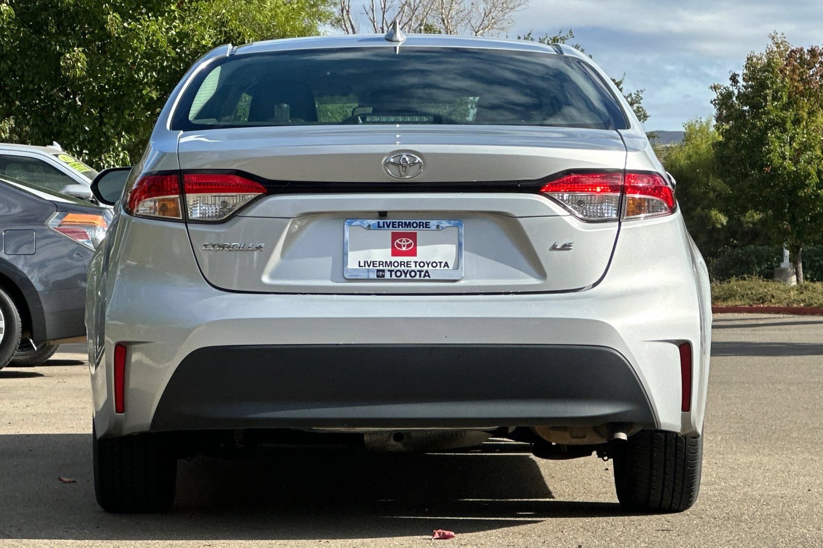 Used 2024 Toyota Corolla LE FWD image 5