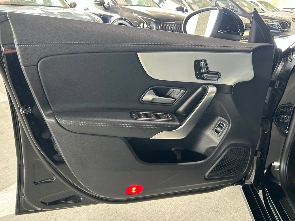Used 2025 Mercedes-Benz CLA 250 image 24