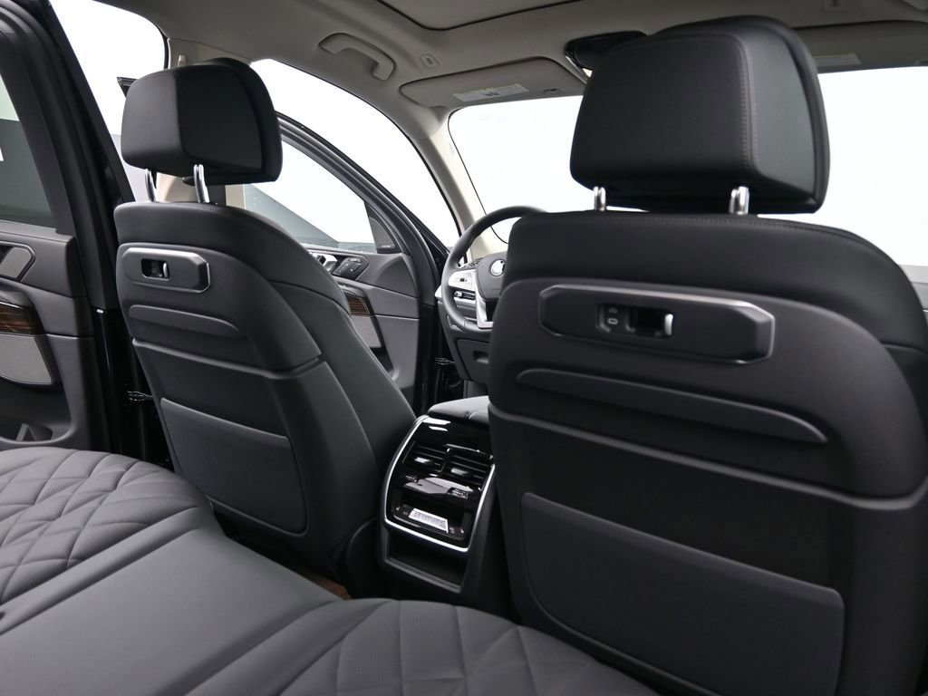 New 2026 BMW X7 xDrive40i w/ Premium Package image 21
