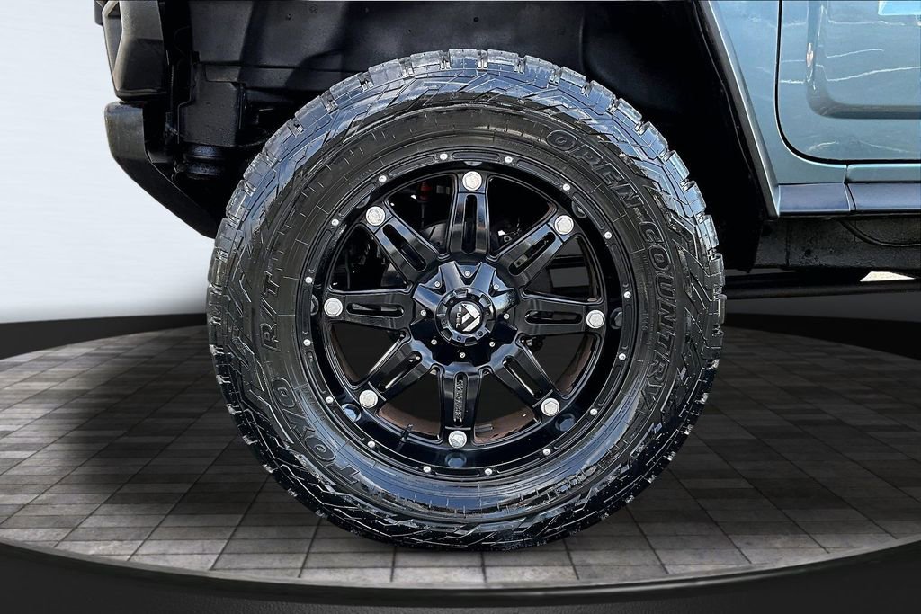 Used 2005 HUMMER H2 SUT w/ Preferred Equipment Group image 9