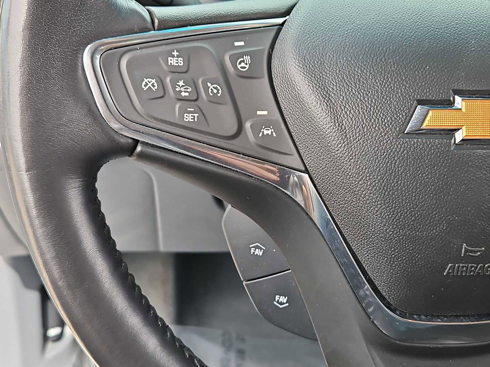 Used 2020 Chevrolet Bolt Premier w/ Infotainment Package image 23