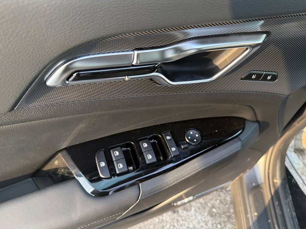Used 2025 Kia Sportage SX Prestige image 11