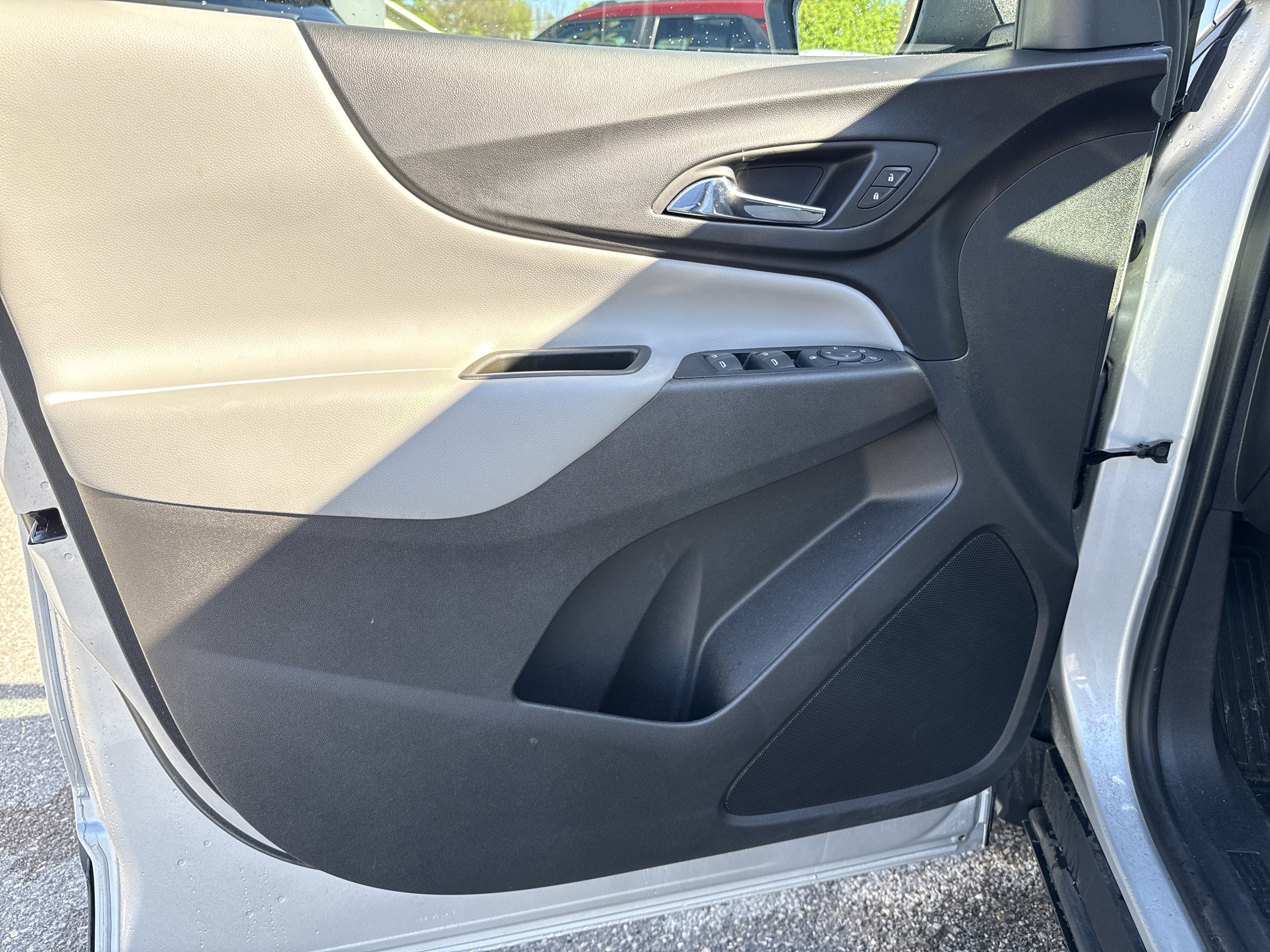 Used 2019 Chevrolet Equinox LS w/ LS Convenience Package AWD/4WD image 15