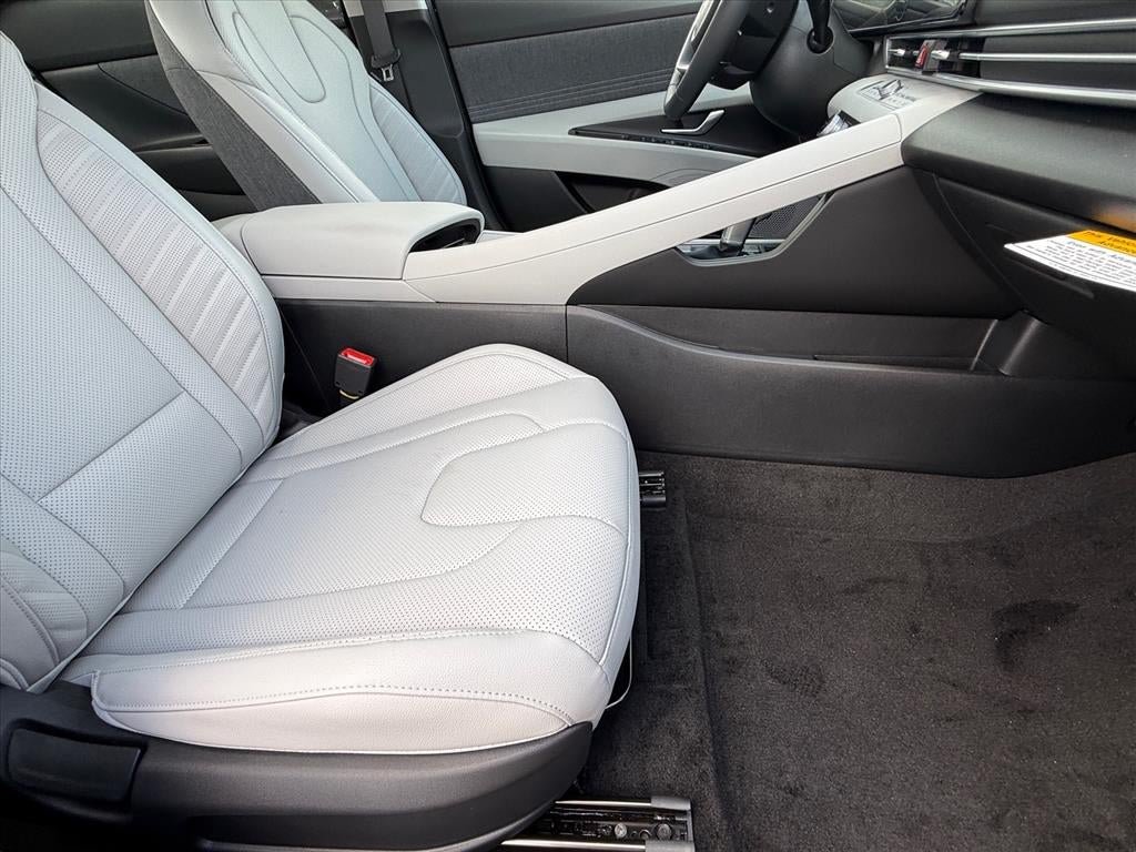New 2026 Hyundai Elantra Limited FWD image 10