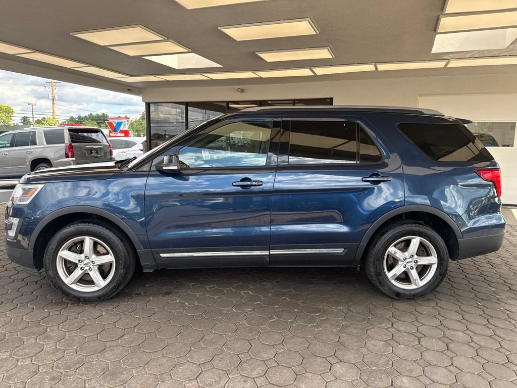 Used 2016 Ford Explorer XLT w/ Equipment Group 202A AWD/4WD image 10