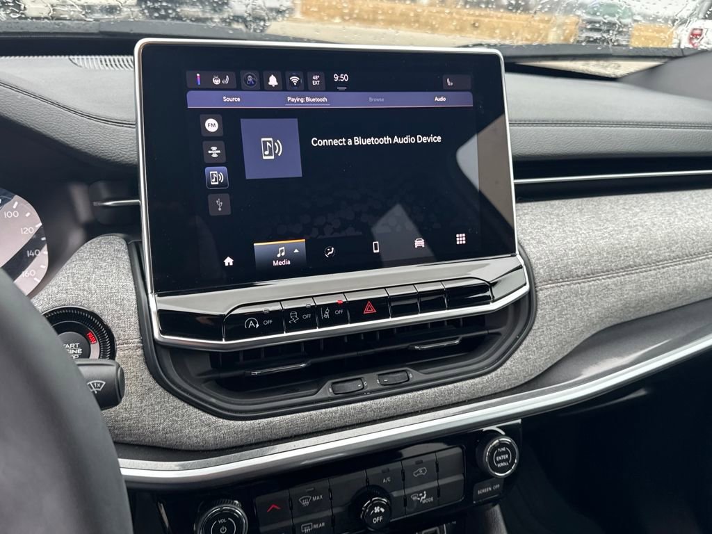 Used 2024 Jeep Compass Latitude image 22