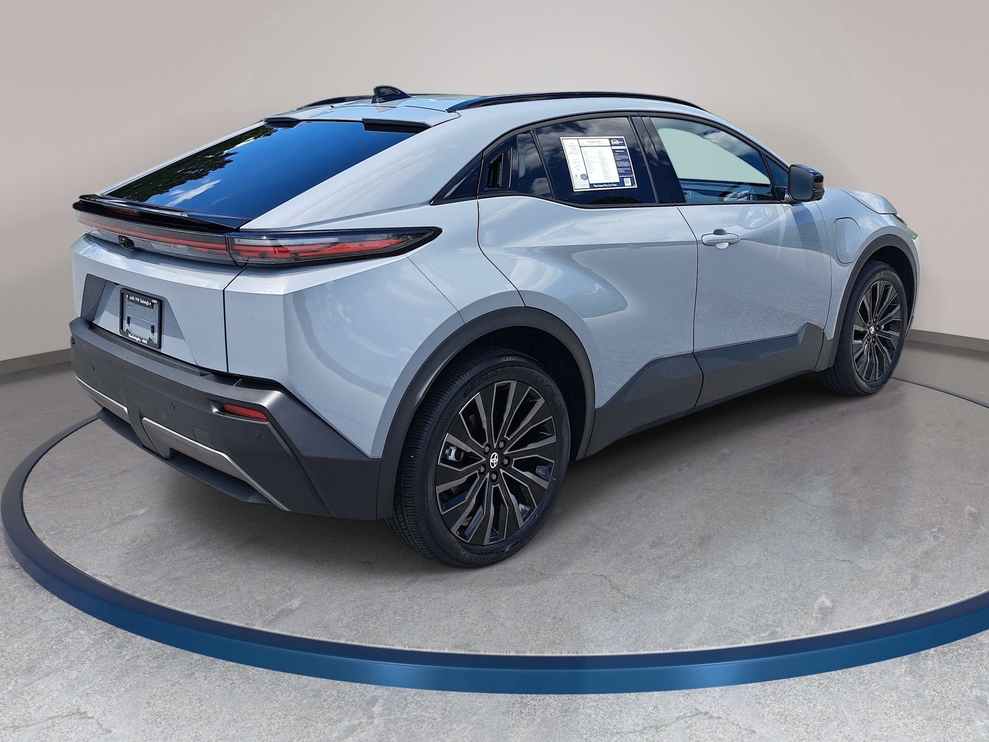 Used 2026 Toyota C-HR AWD/4WD image 5