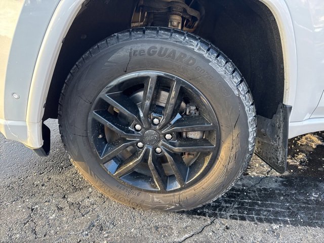 Used 2018 Jeep Grand Cherokee Overland w/ Jeep Active Safety Group image 32