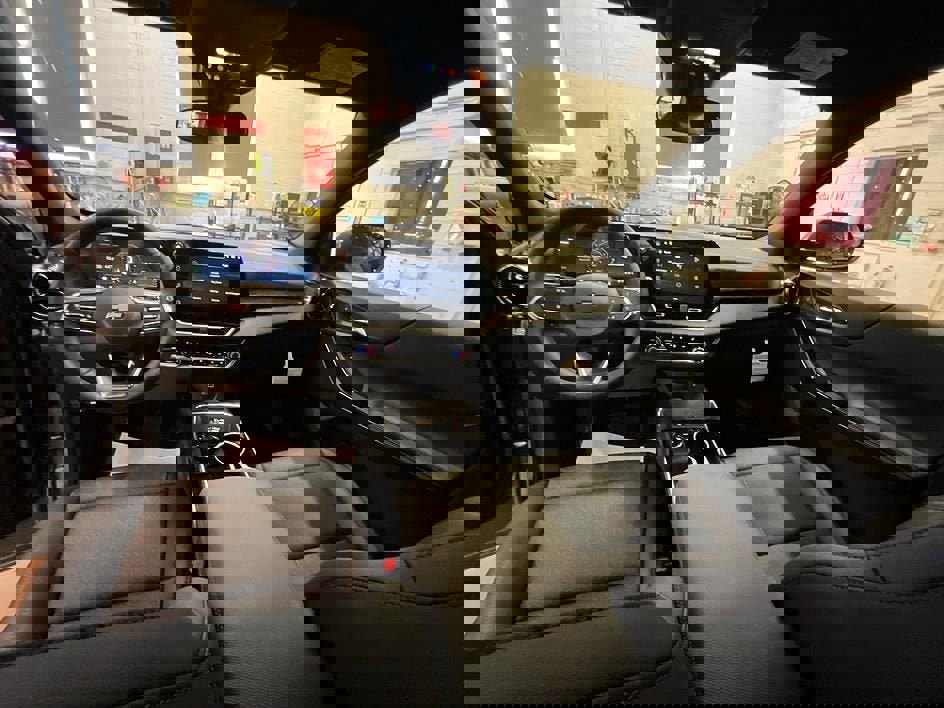 New 2026 Chevrolet Equinox LT image 3